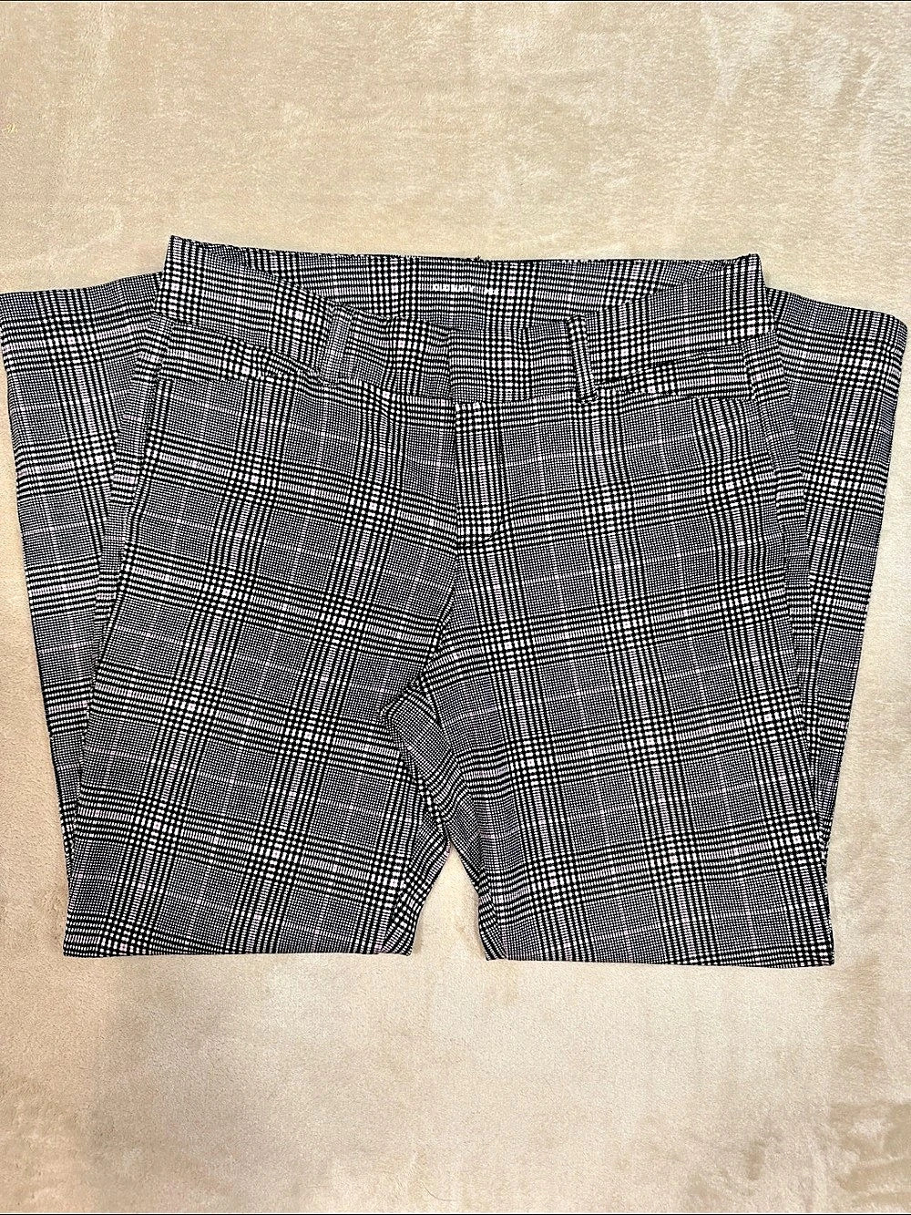 Old Navy Plaid High Waist Shorts in Black & White Like New